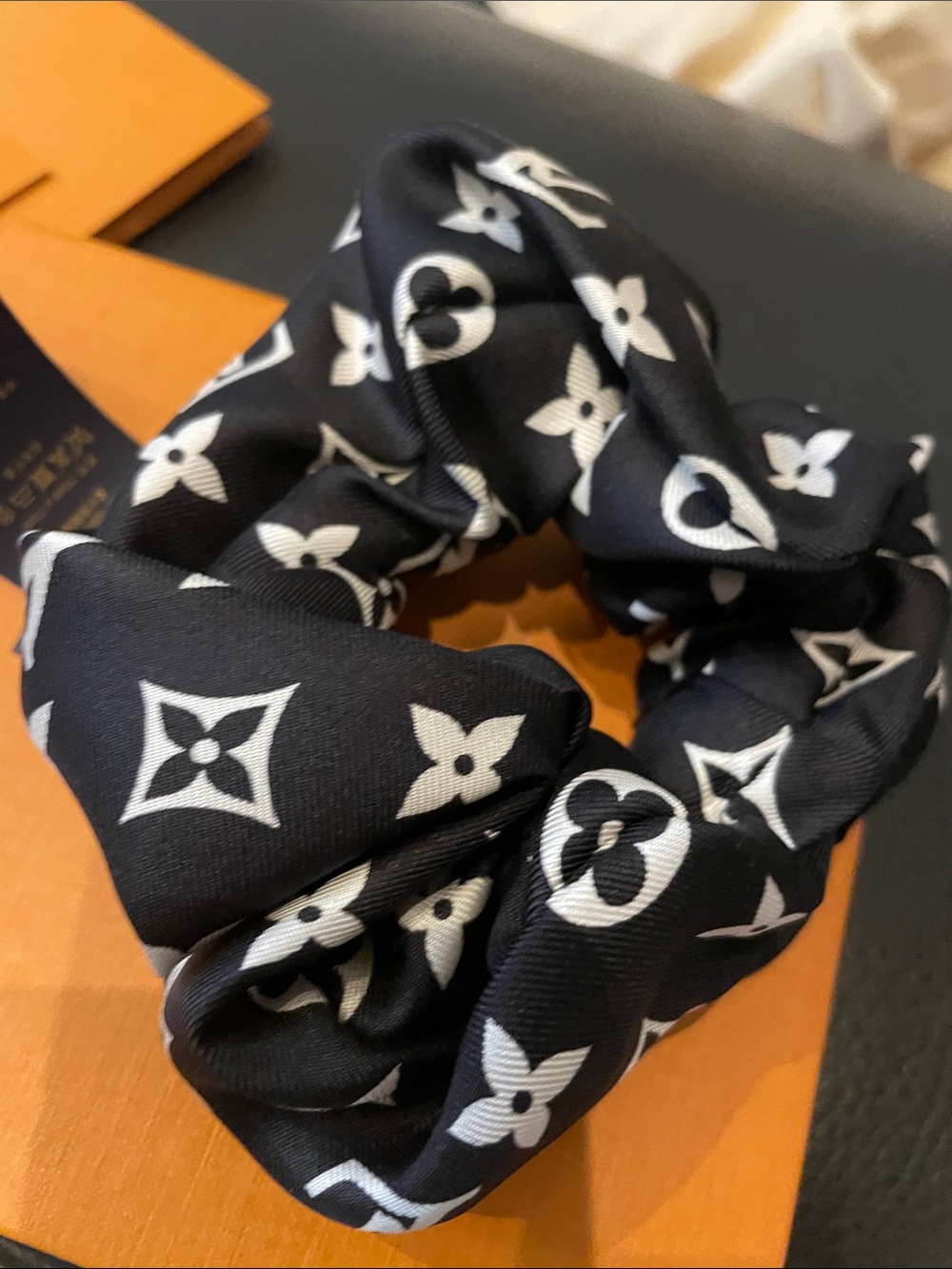 Louis Vuitton Monogram Silhouette Scrunchie new with receipts
M97250 - Picture 3 of 13